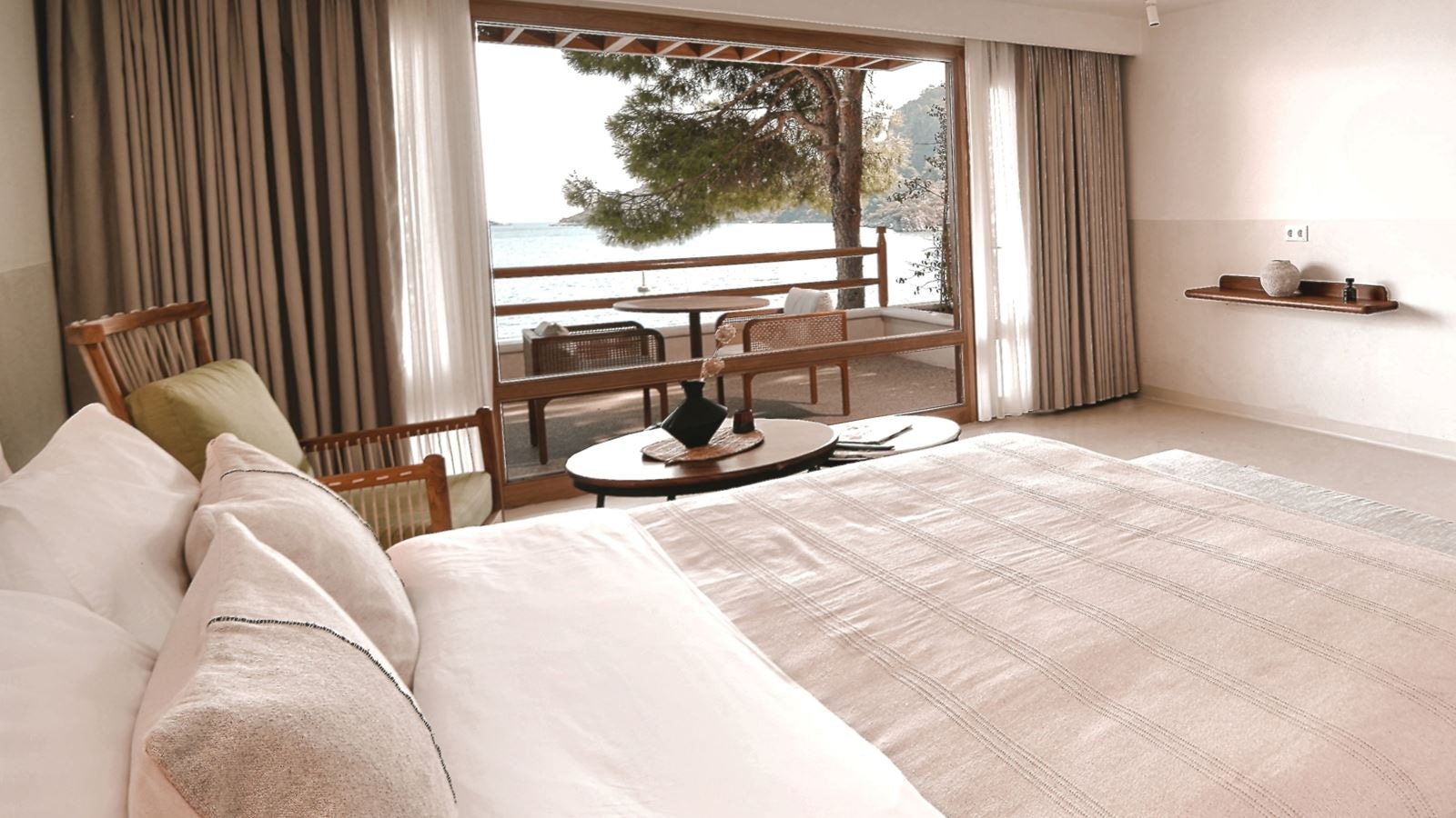rooms-superior-with-sea-view-room
