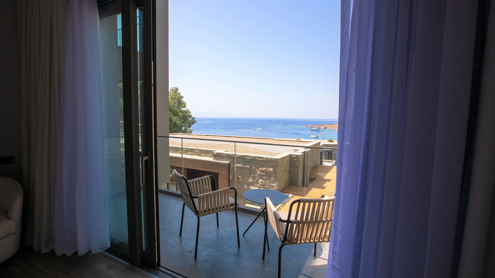 rooms-deluxe-family-sea