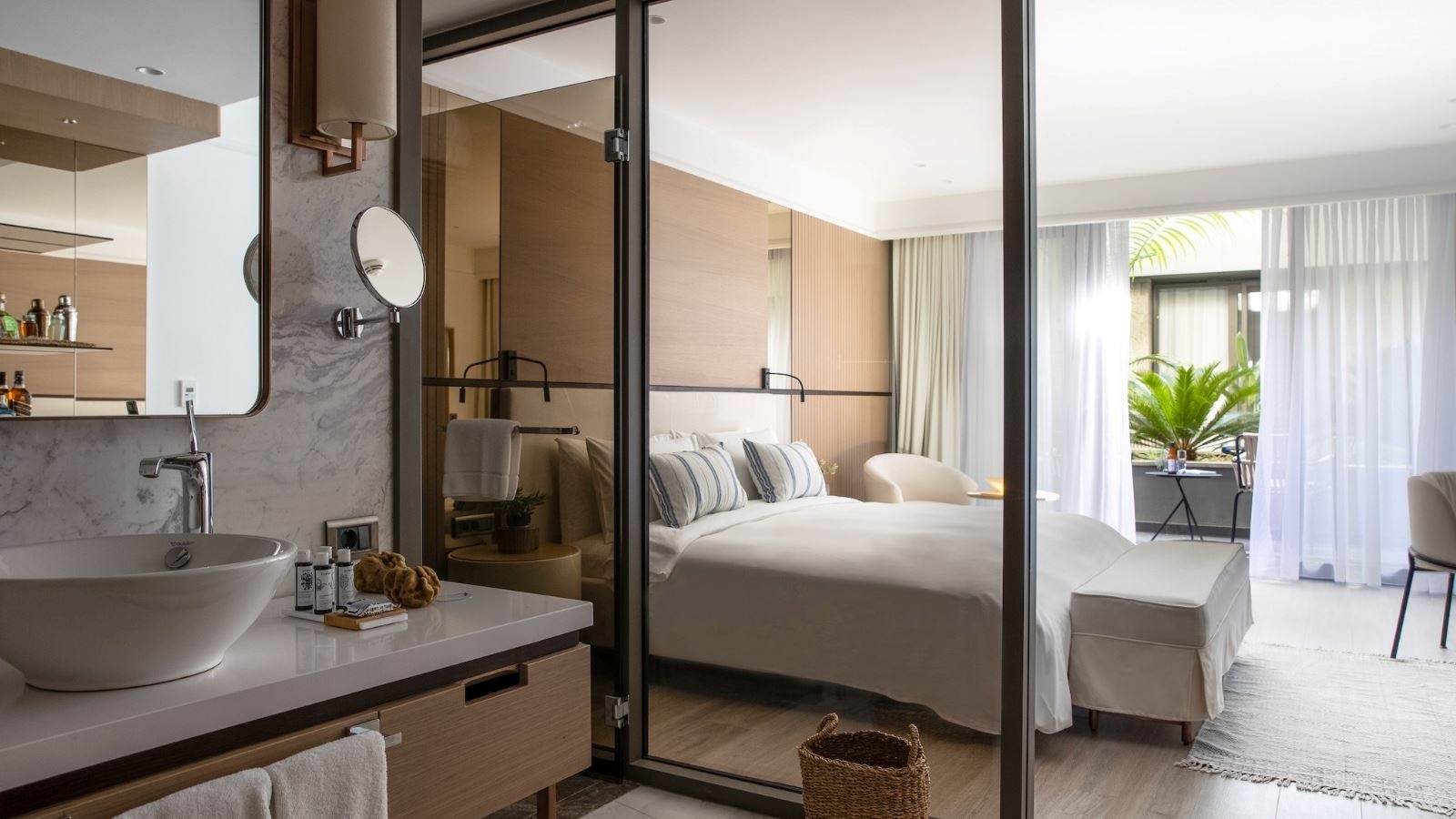 rooms-deluxe-garden-view