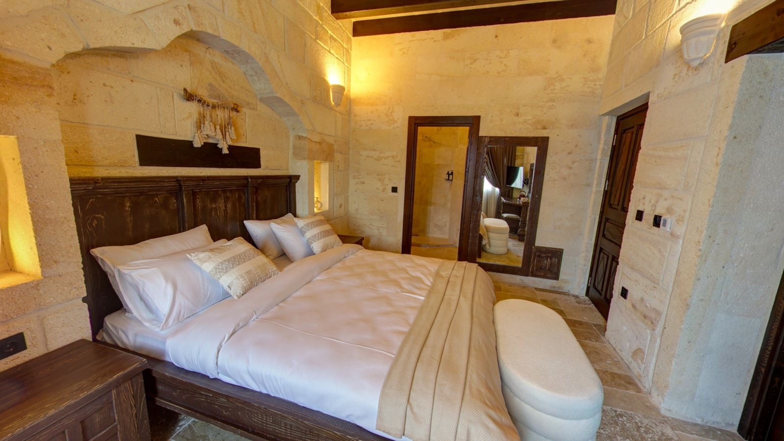 rooms-connection-room