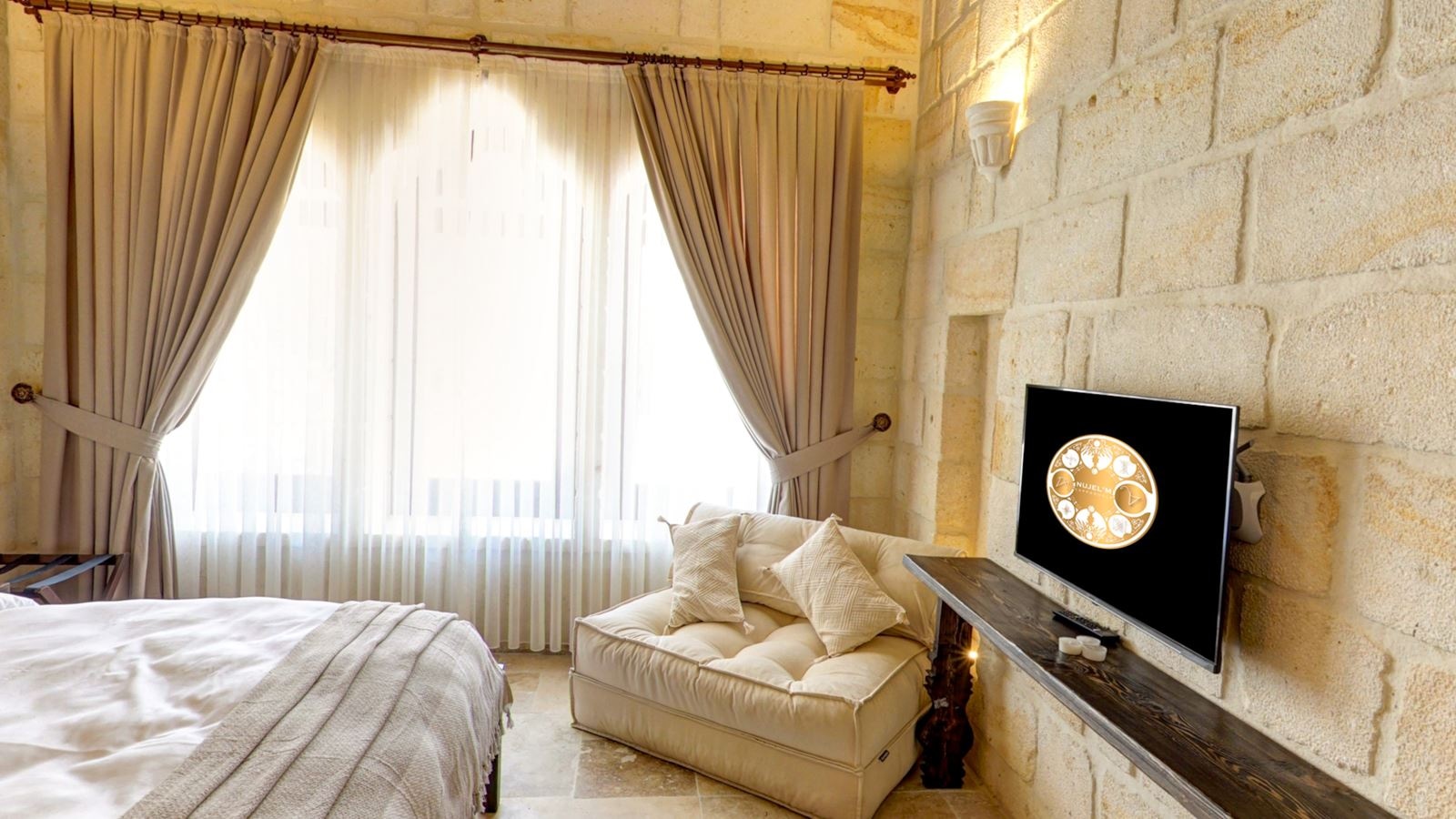 rooms-superior-deluxe-room