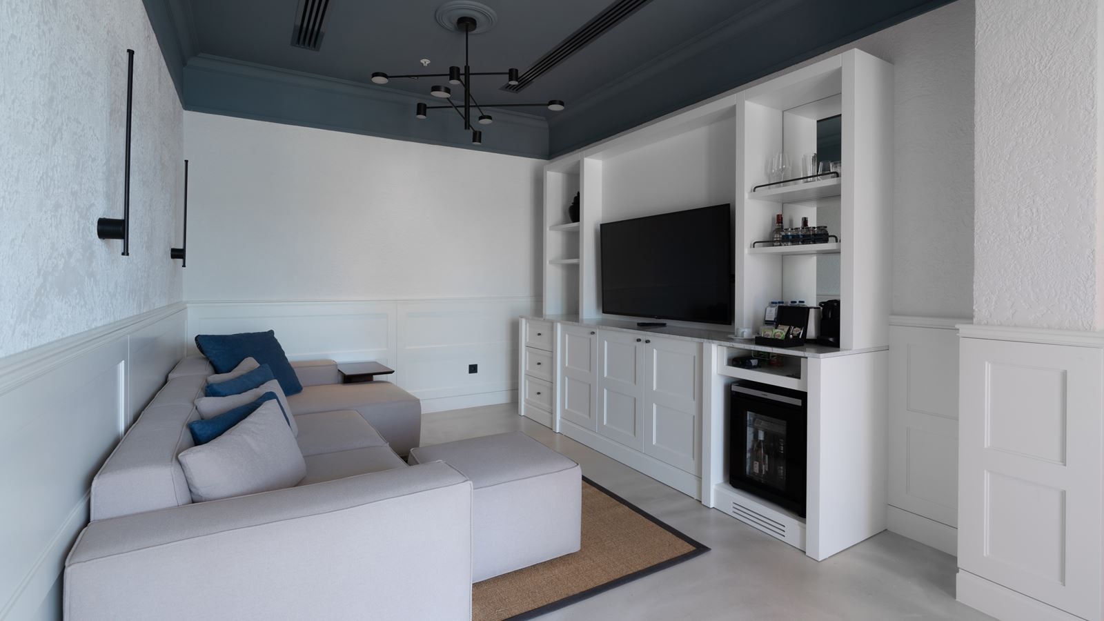 rooms-onebedroom-beachfront-suite