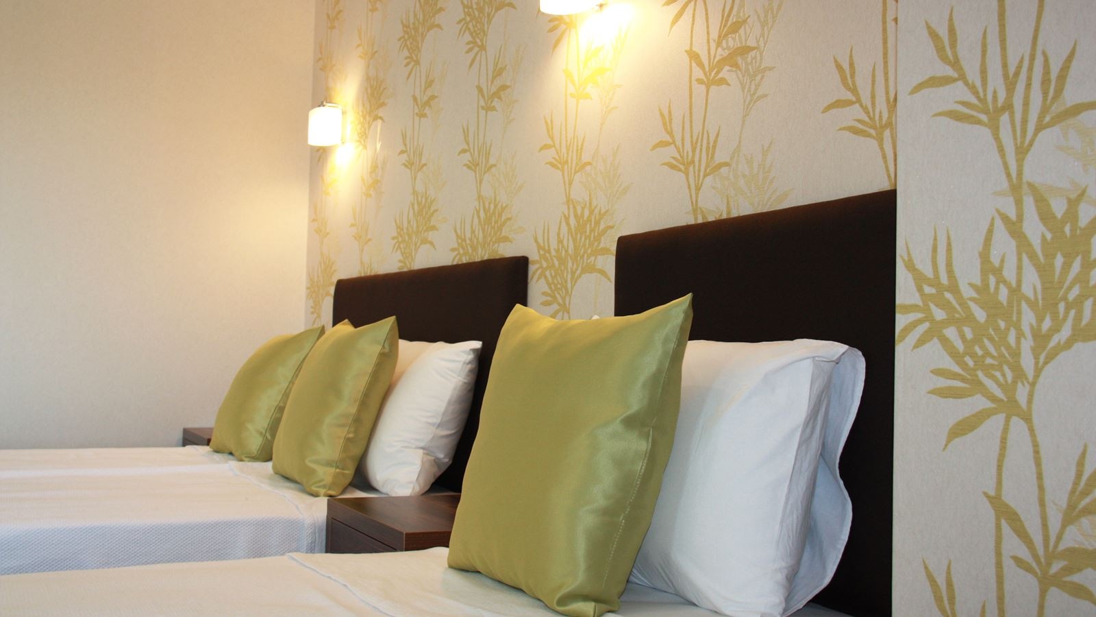 rooms-superior-room-seaview-balcony