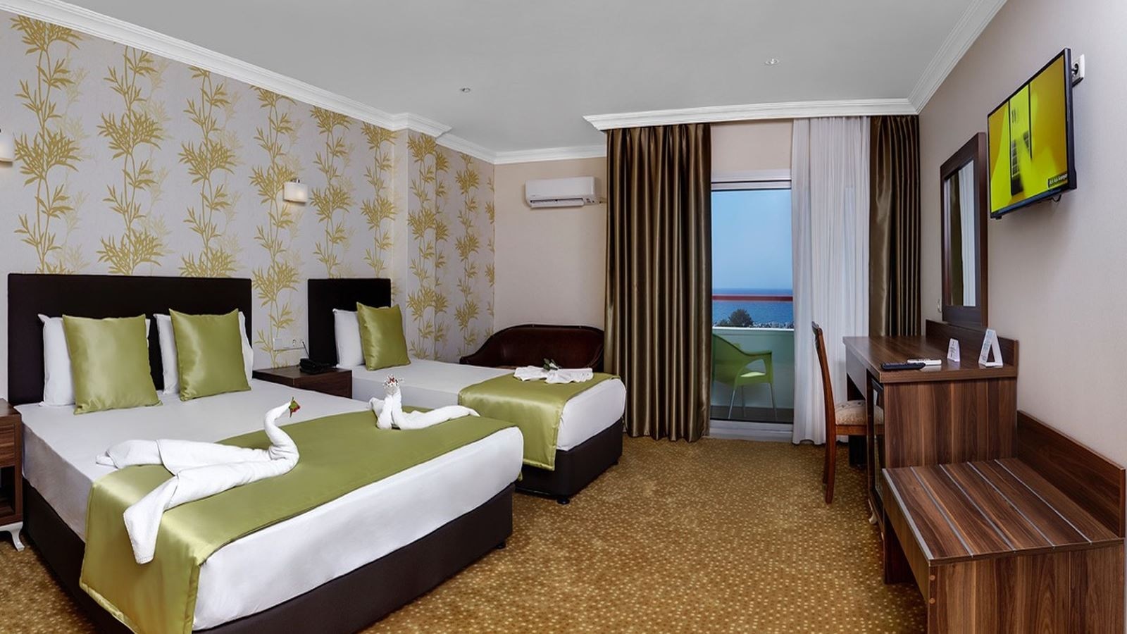 rooms-superior-room-seaview-balcony