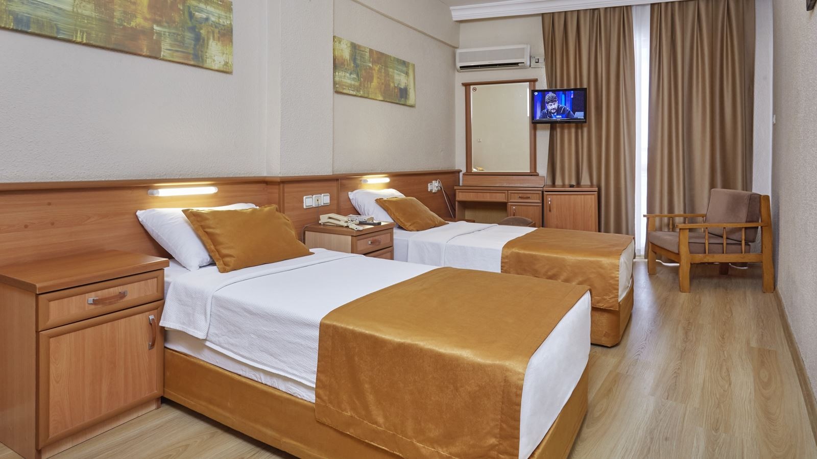 rooms-standard-room-balcony