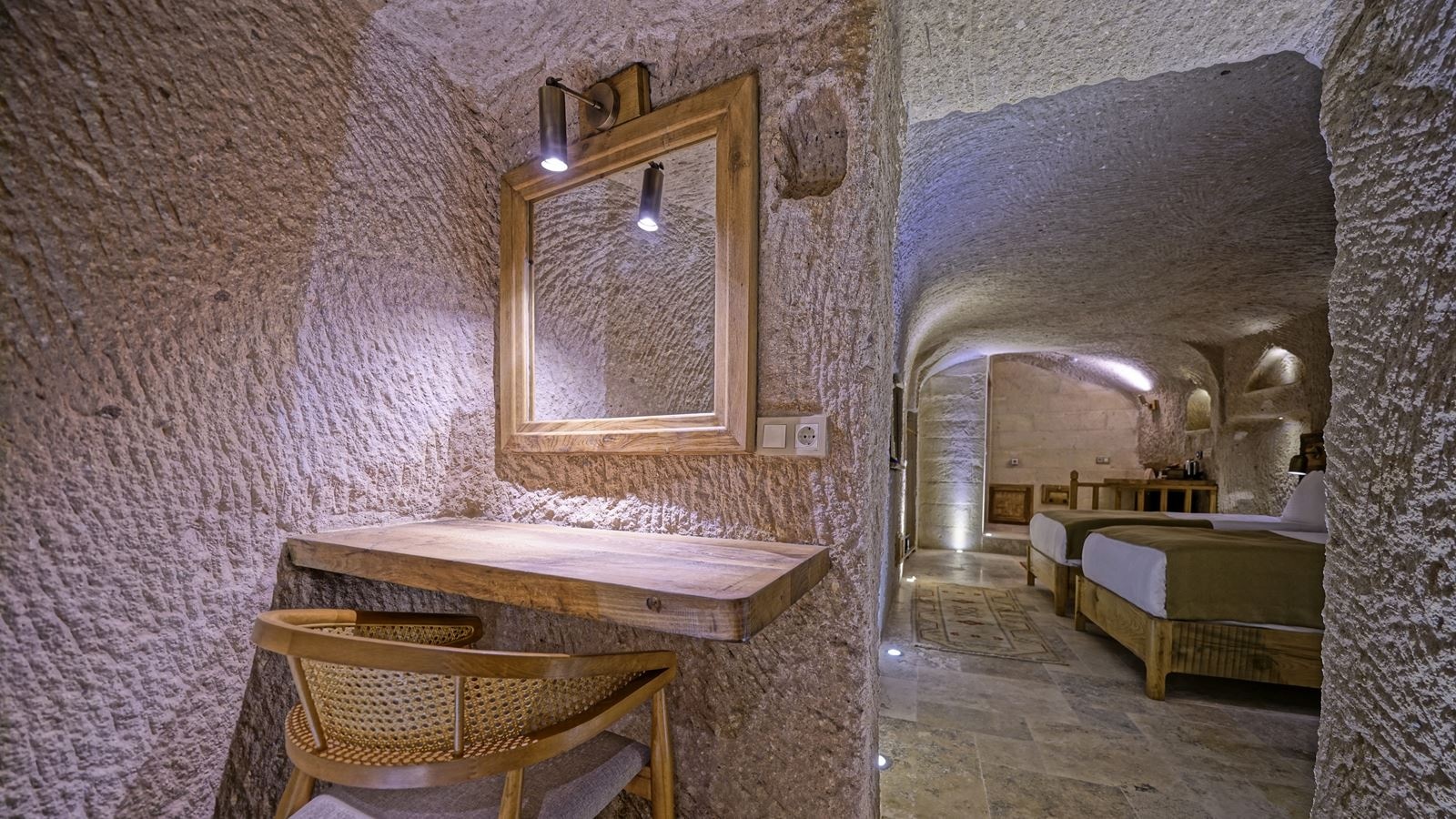 rooms-junior-suit-1001