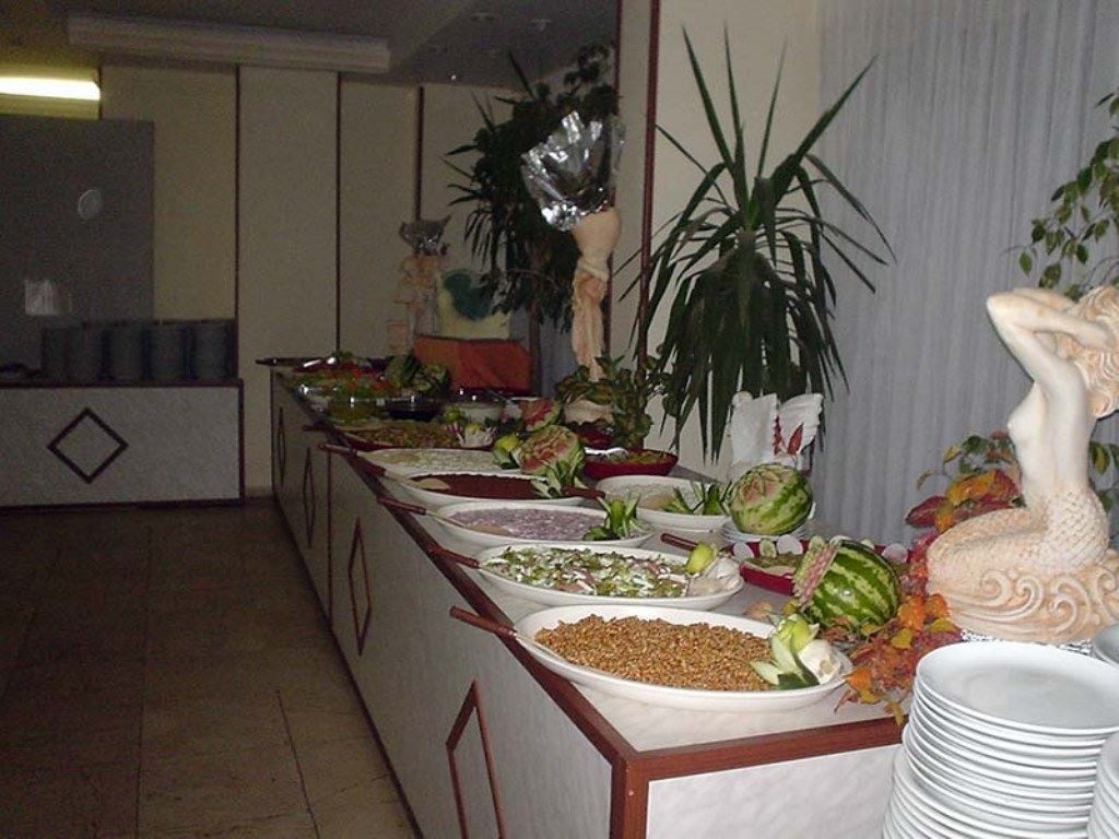 restaurants-restaurant