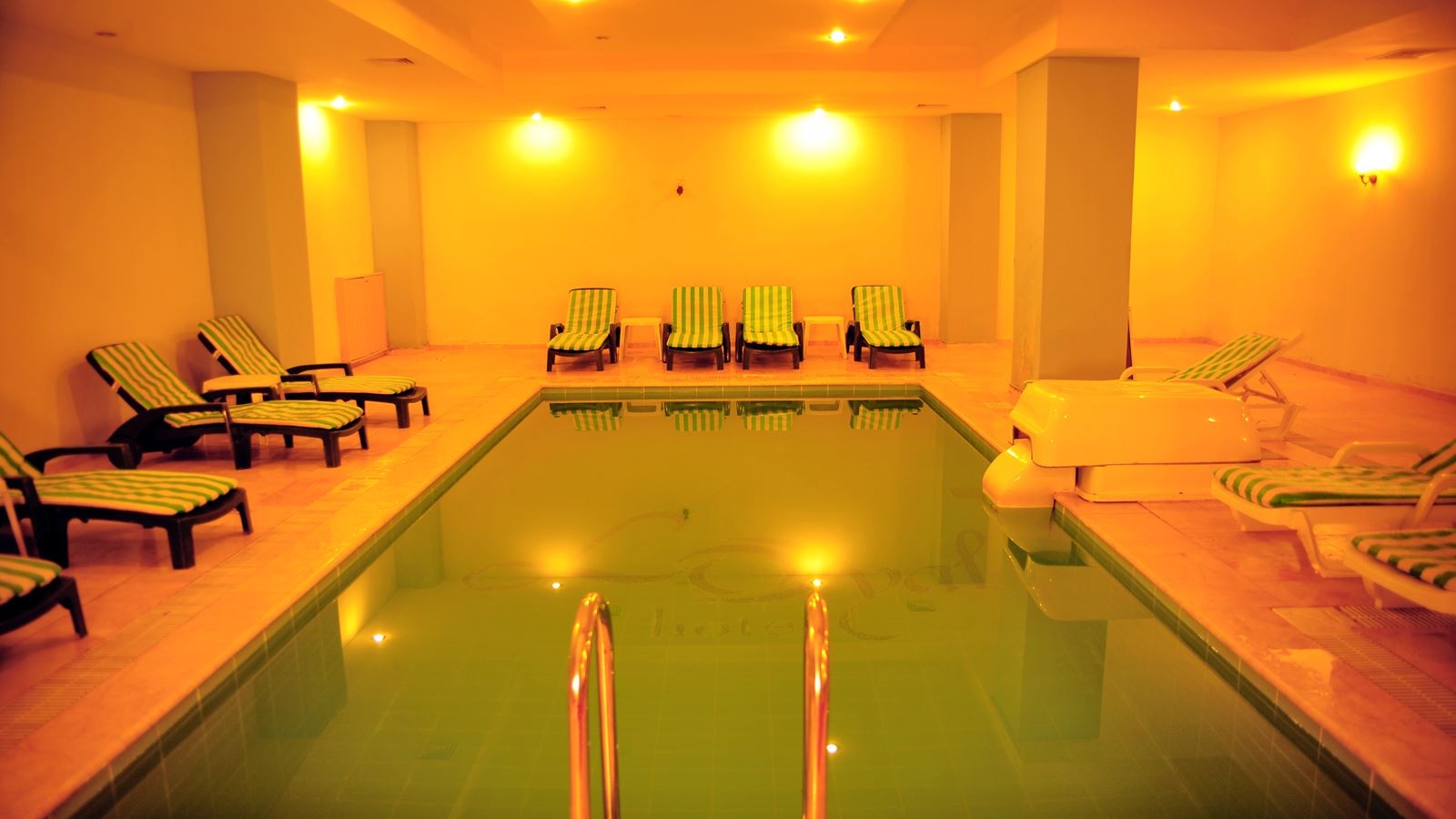 pools-indoor-pool