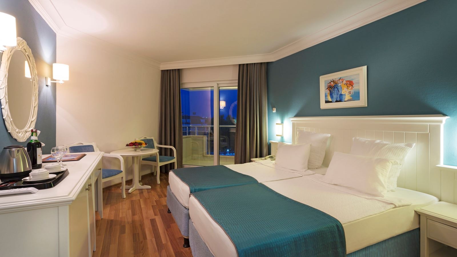 rooms-standard-room-side-sea-view