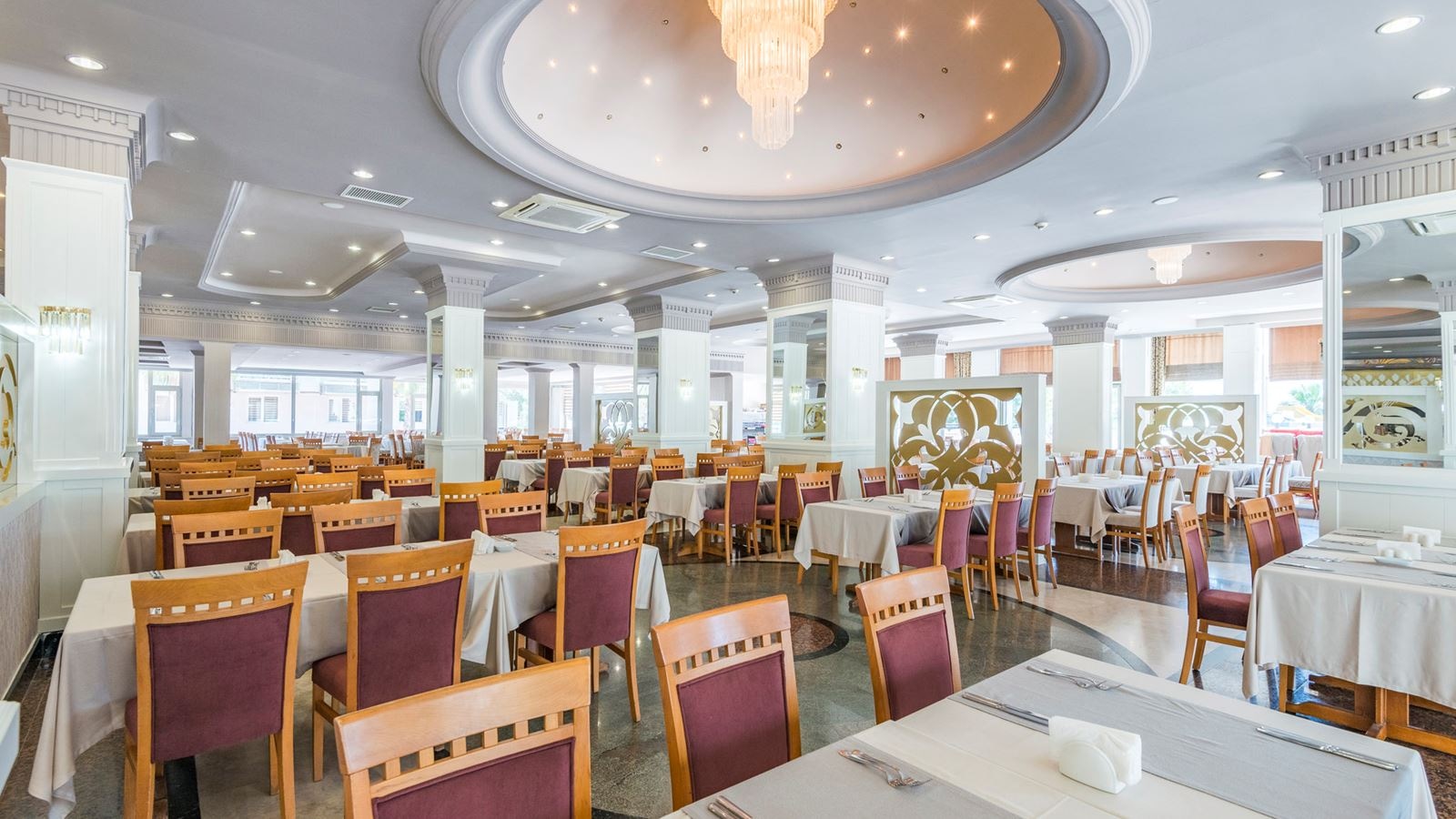 restaurants-riviera-restaurant