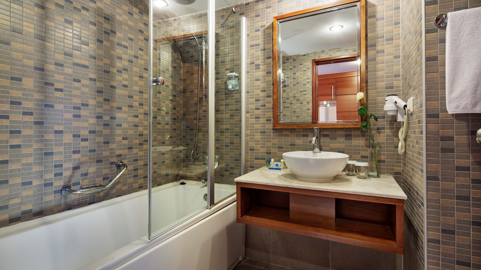 rooms-standard-suit-room