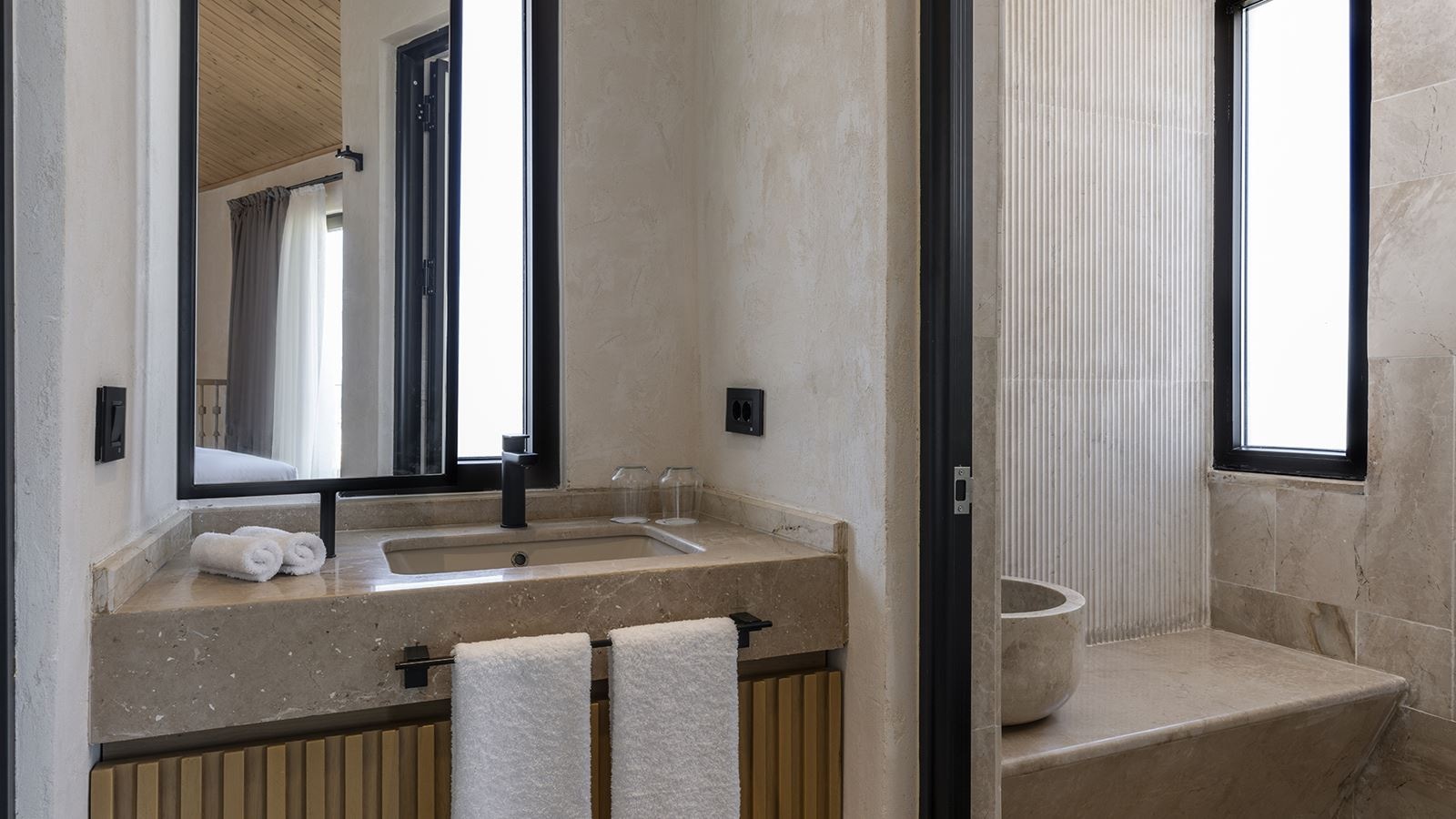 rooms-loft-suite-with-sea-view