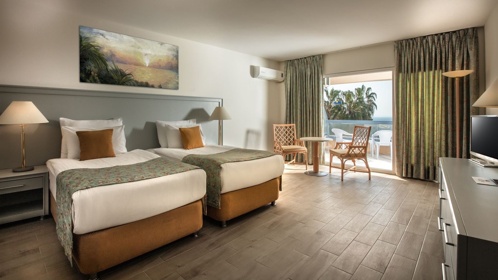 rooms-standard-room-seaview-balcony-or-terrace