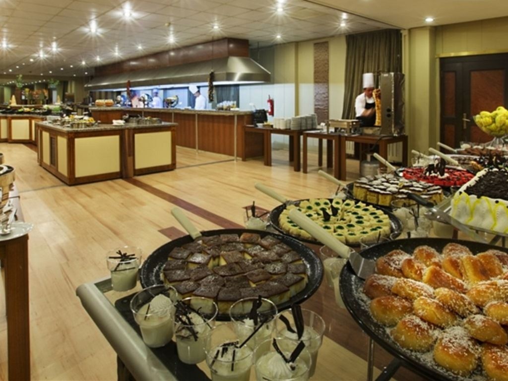 restaurants-restaurant