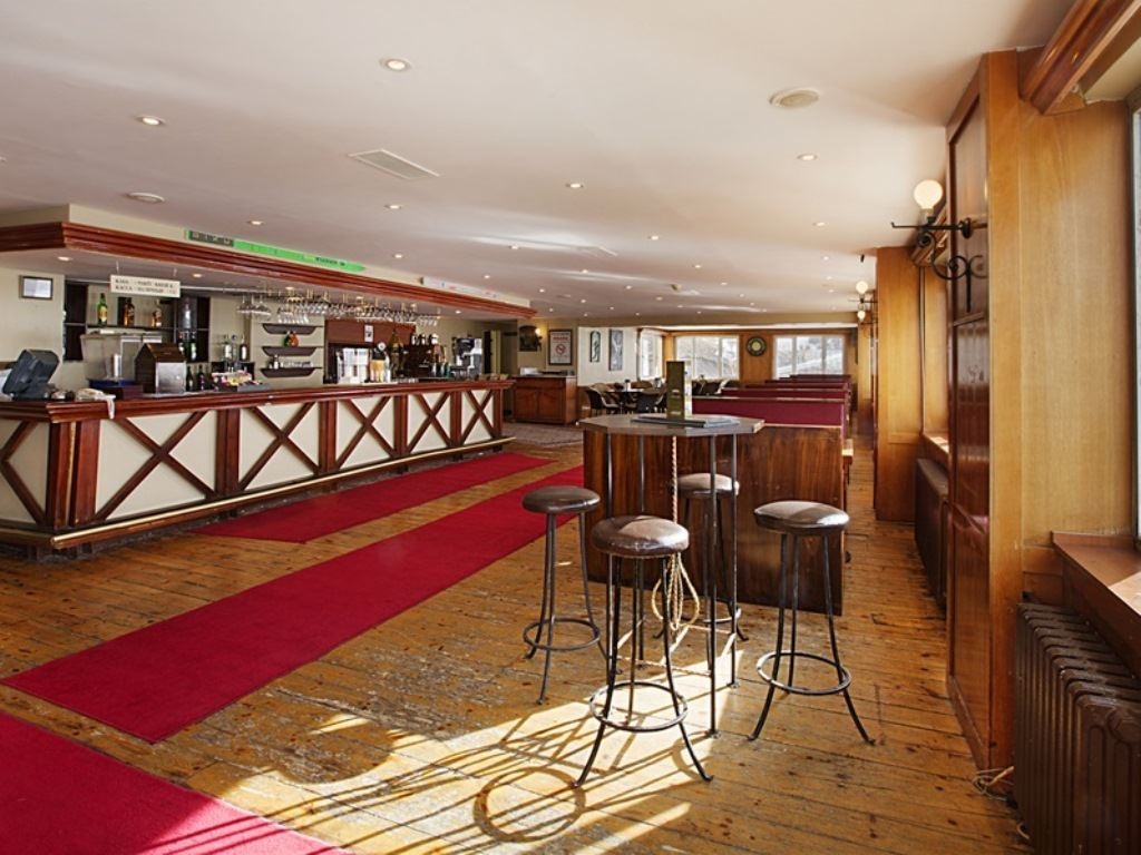 bars-teleski-cafe-bar