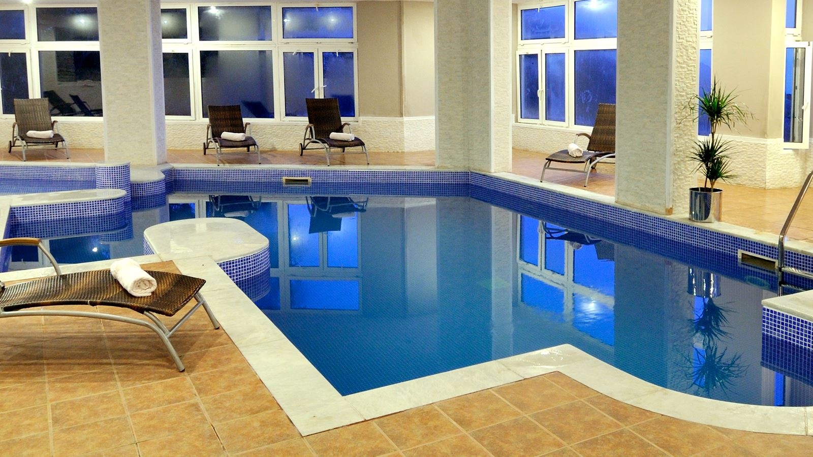 pools-indoor-pool