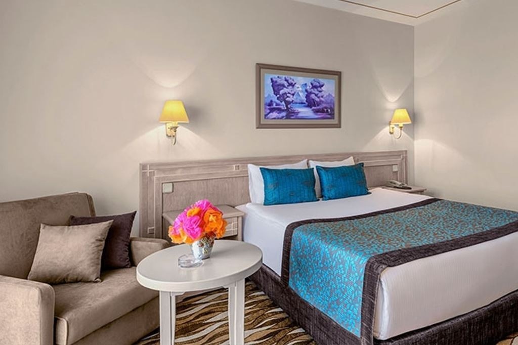 rooms-standard-side-sea-view-room