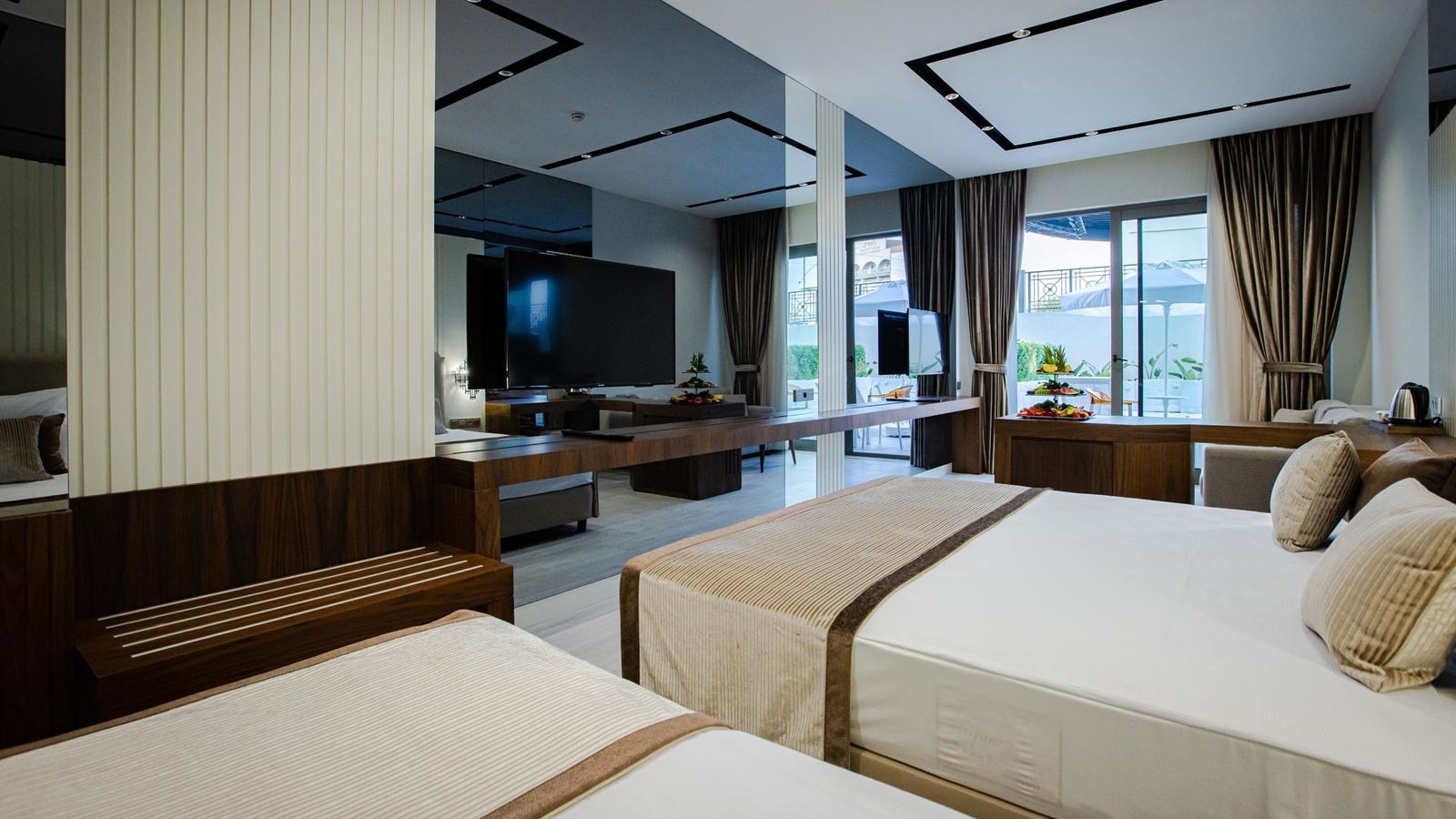 rooms-standard-room-swim-up