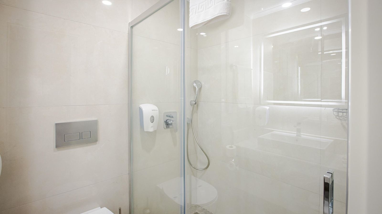 rooms-standard-room-swim-up