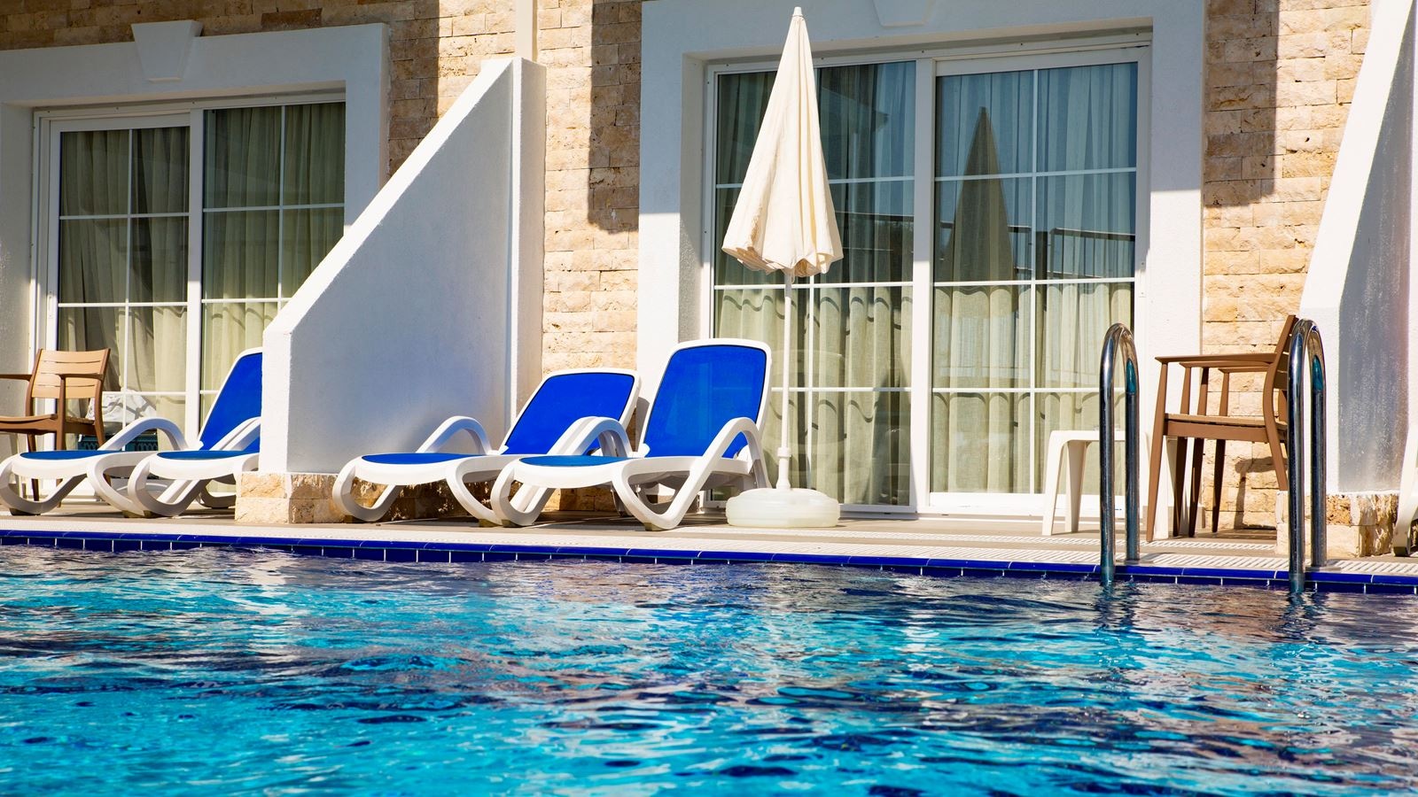 rooms-superior-roomsliding-doorswimup