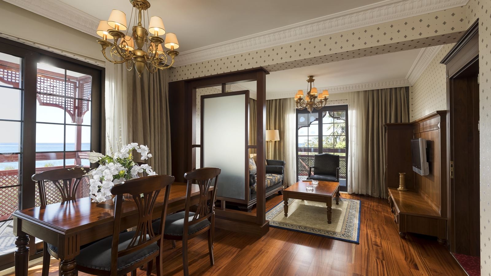 rooms-king-suite-room