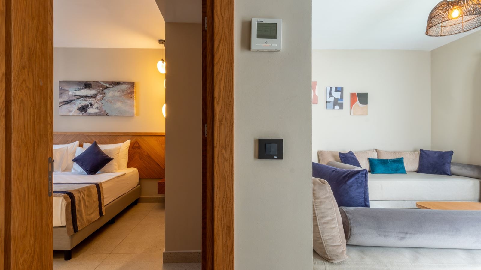 rooms-deluxe-family-room