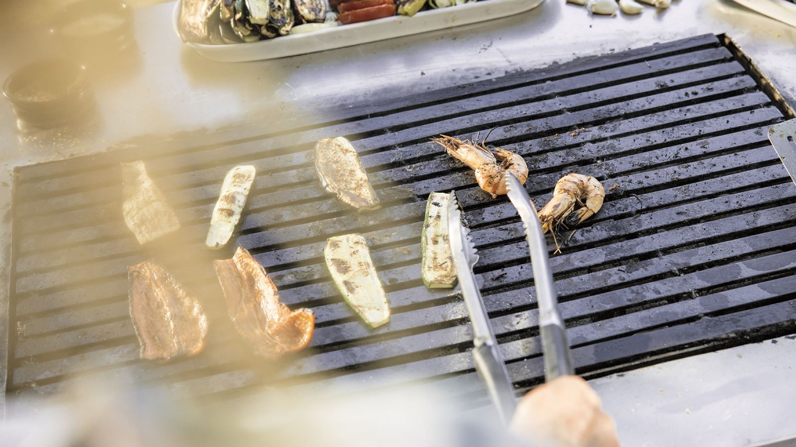 restaurants-beach-bar--restaurant-grab--go-station