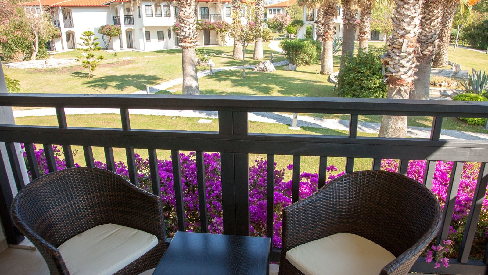 rooms-superior-room-in--villas