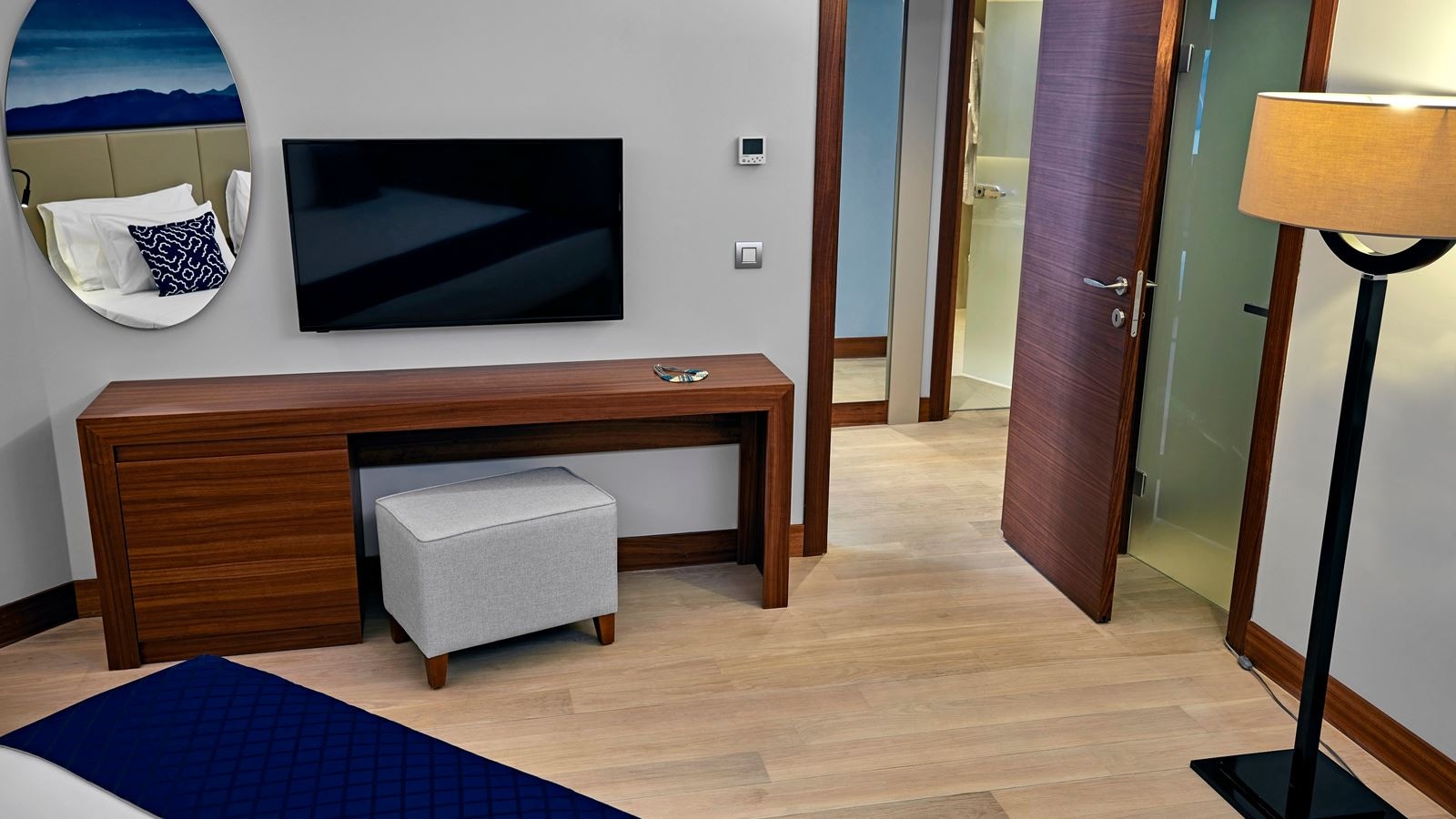 rooms-suite-land-view-room