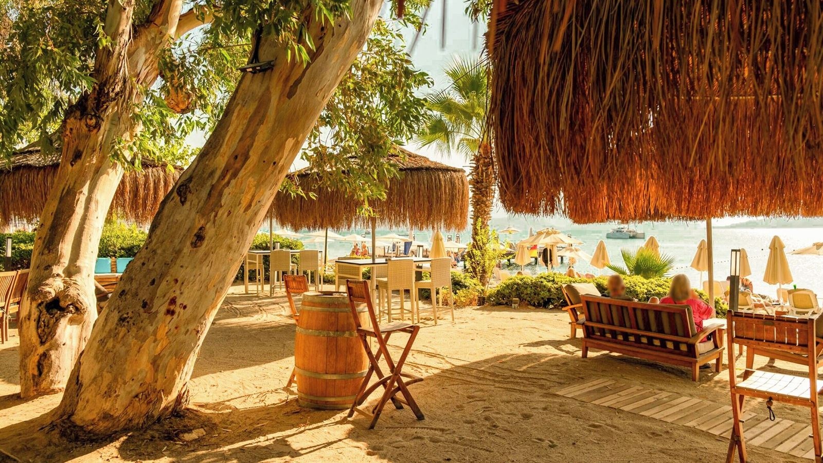 bars-azur-beach-bar