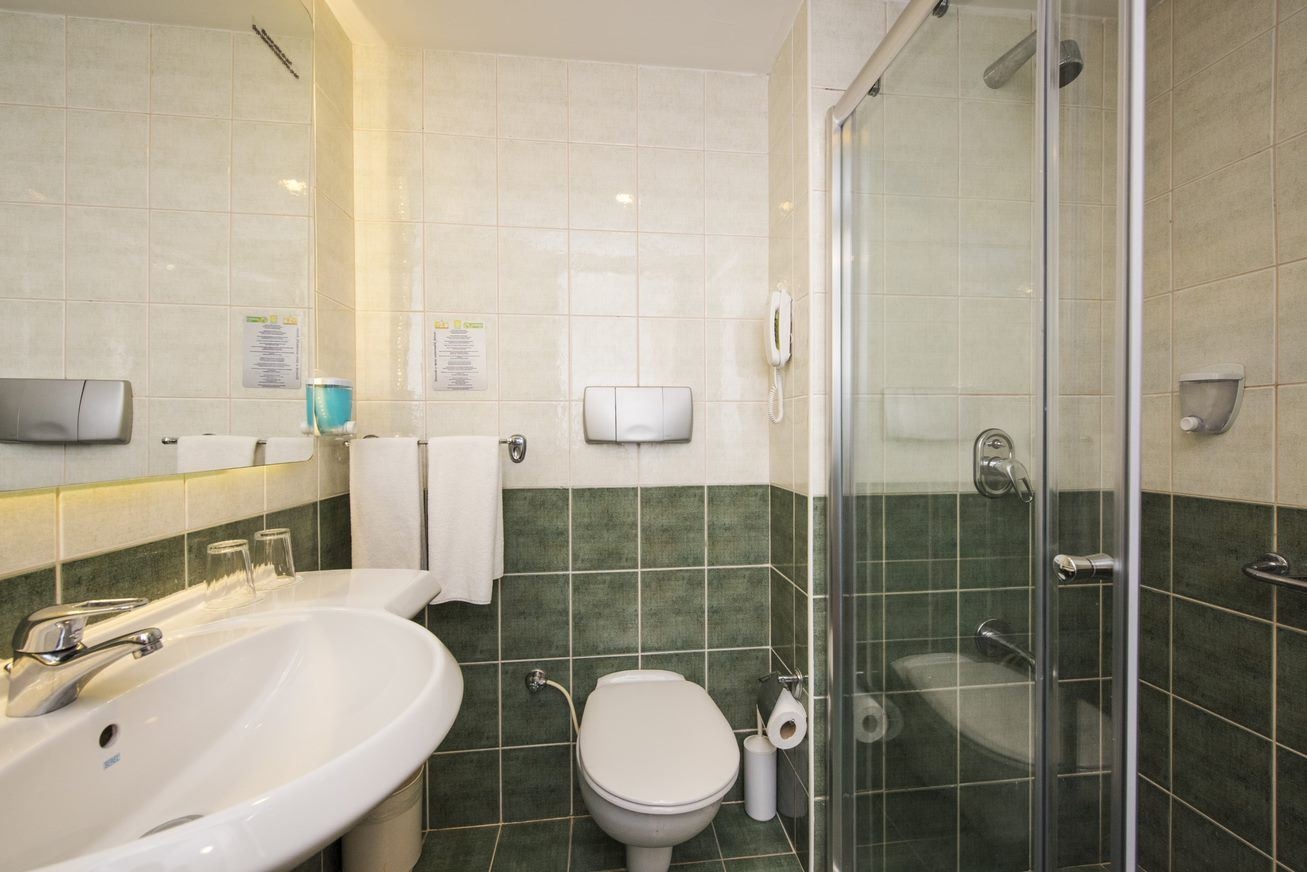 rooms-standard-large-land-view