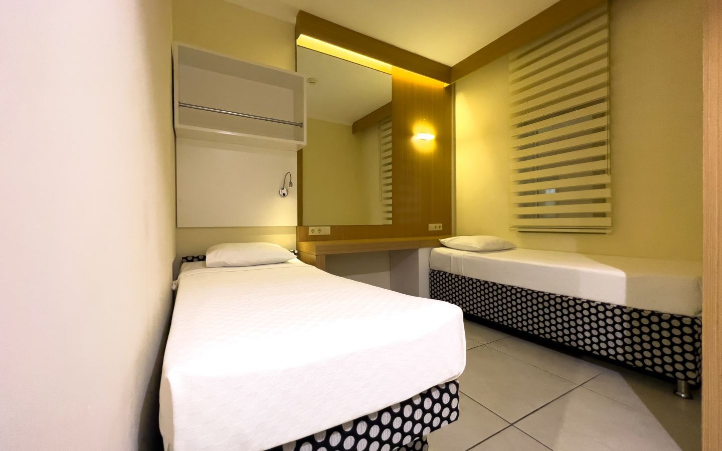 rooms-family-without-balcony-land-view