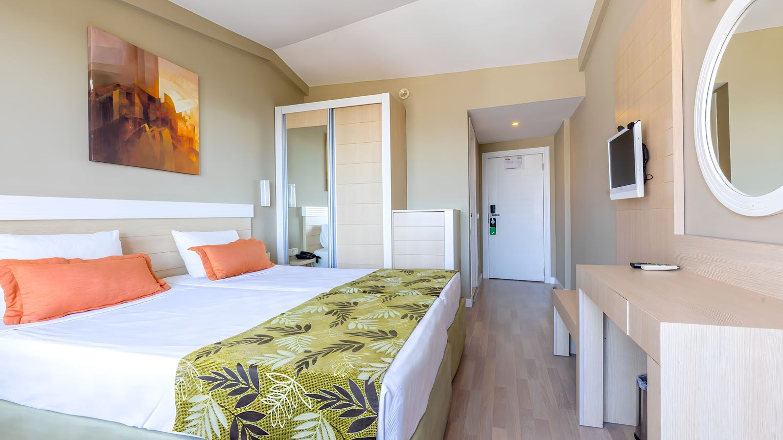 rooms-standard-room-land-view