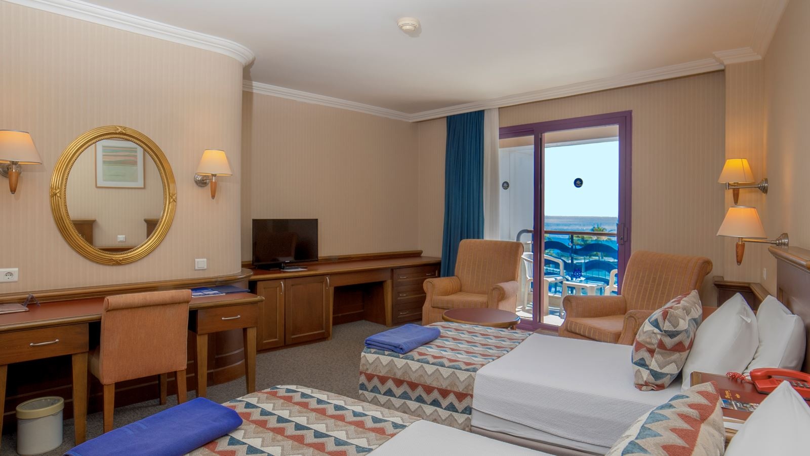 rooms-standard-room-side-sea-view