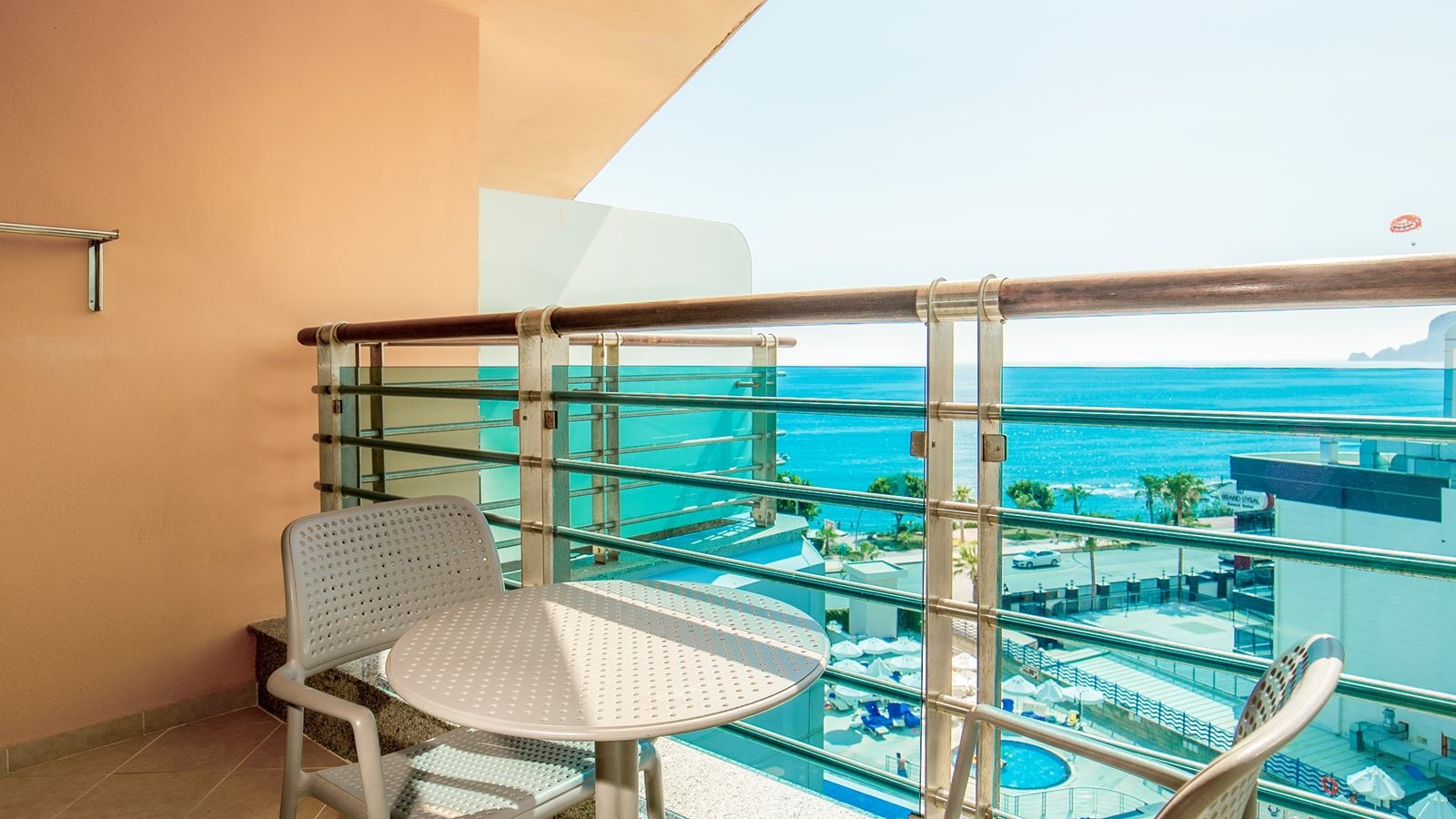 rooms-standard-room-side-sea-view