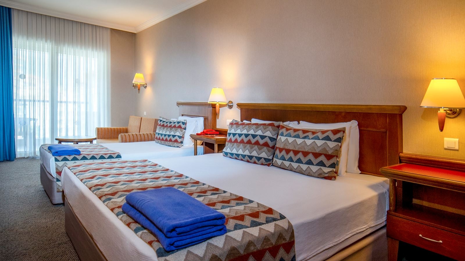 rooms-standard-room-side-sea-view