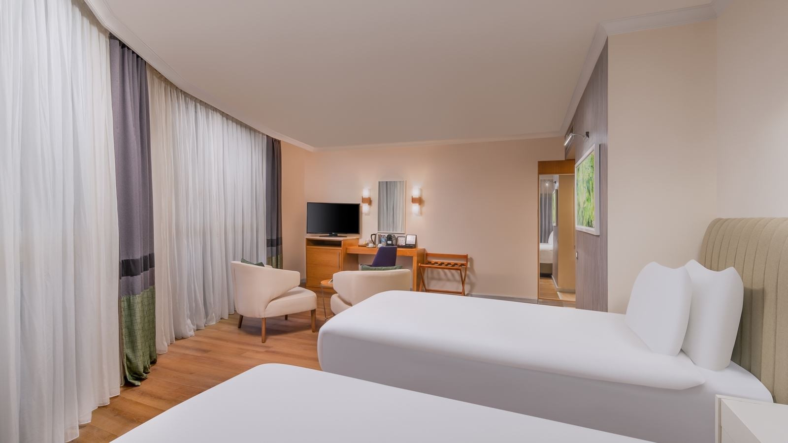 rooms-family-terrace-suite-with-jacuzzi