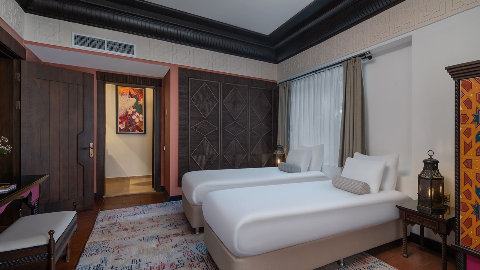 rooms-orient-suite-with-jacuzzi