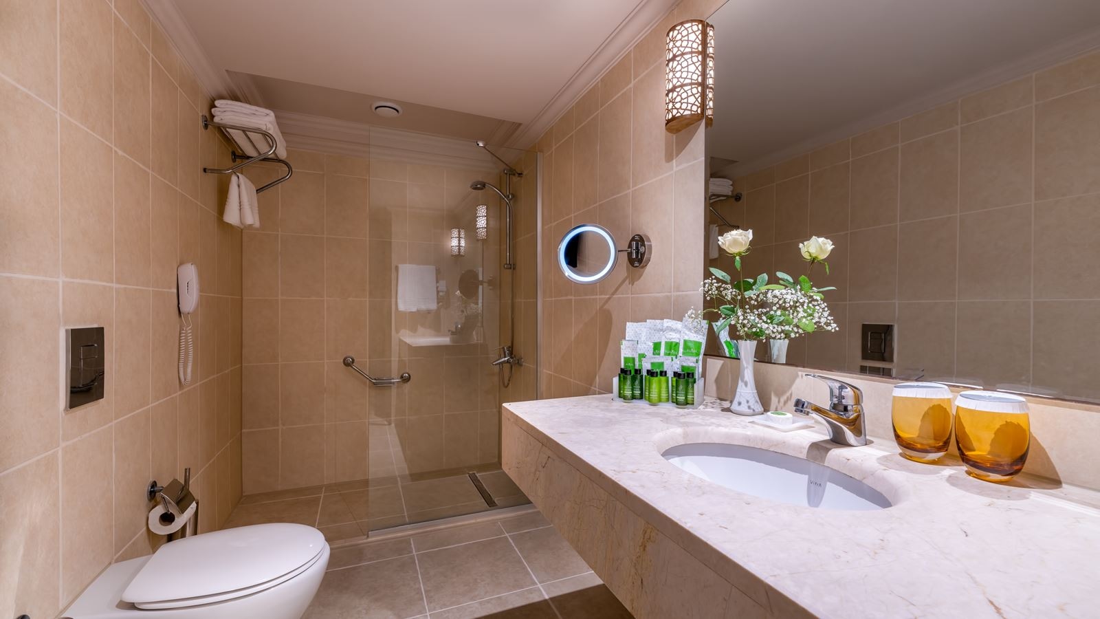 rooms-club-family-room