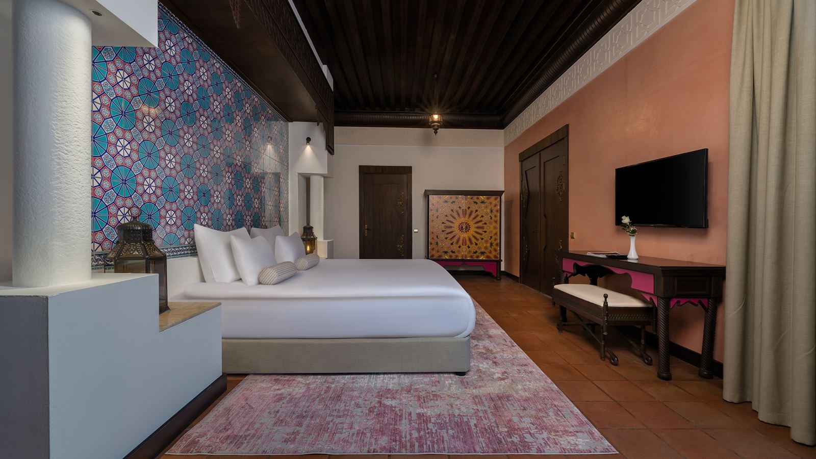 rooms-sultan-suite-with-jacuzzi