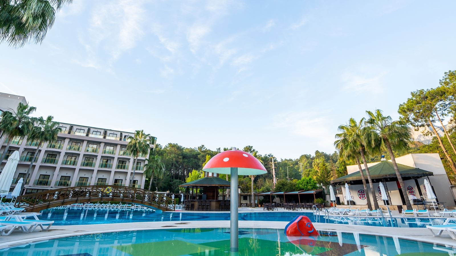 pools-outdoor-childrens-pool