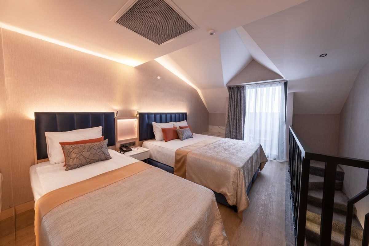 rooms-tiny-attic-sea-view