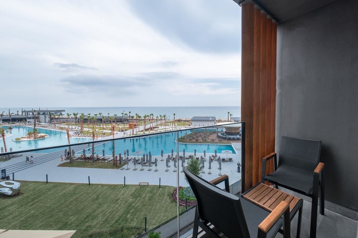 rooms-family-superior-swimup-sea-view