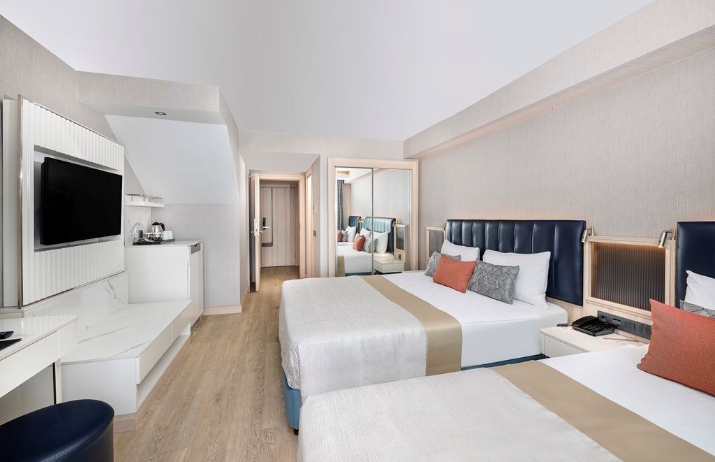 rooms-dublex-family-land-view-room