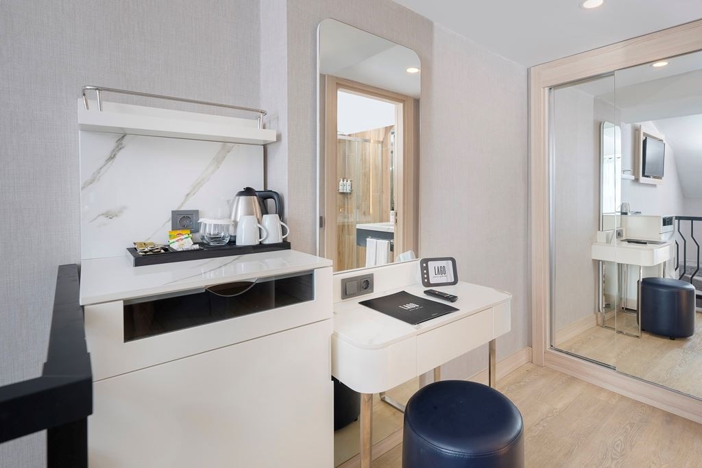 rooms-dublex-family-sea-view-room