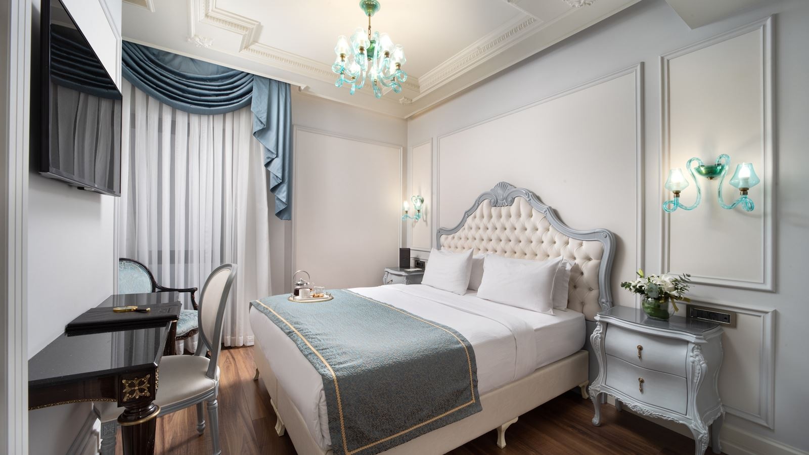 rooms-classic-double-room-city-view