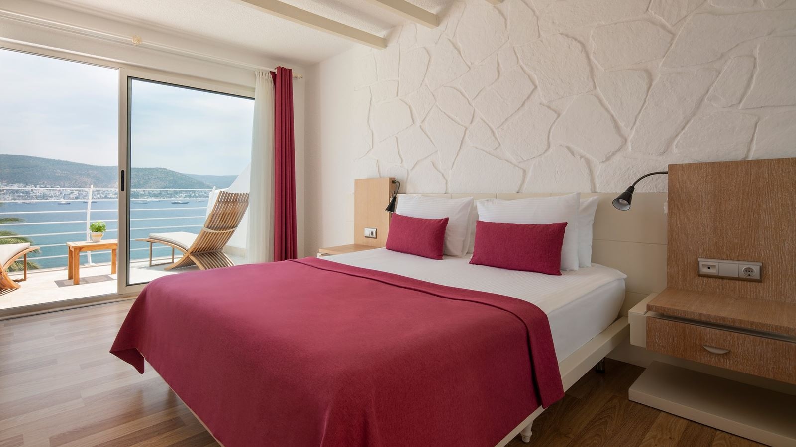 rooms-standard-double-or-twin-room-seaview-with-balcony