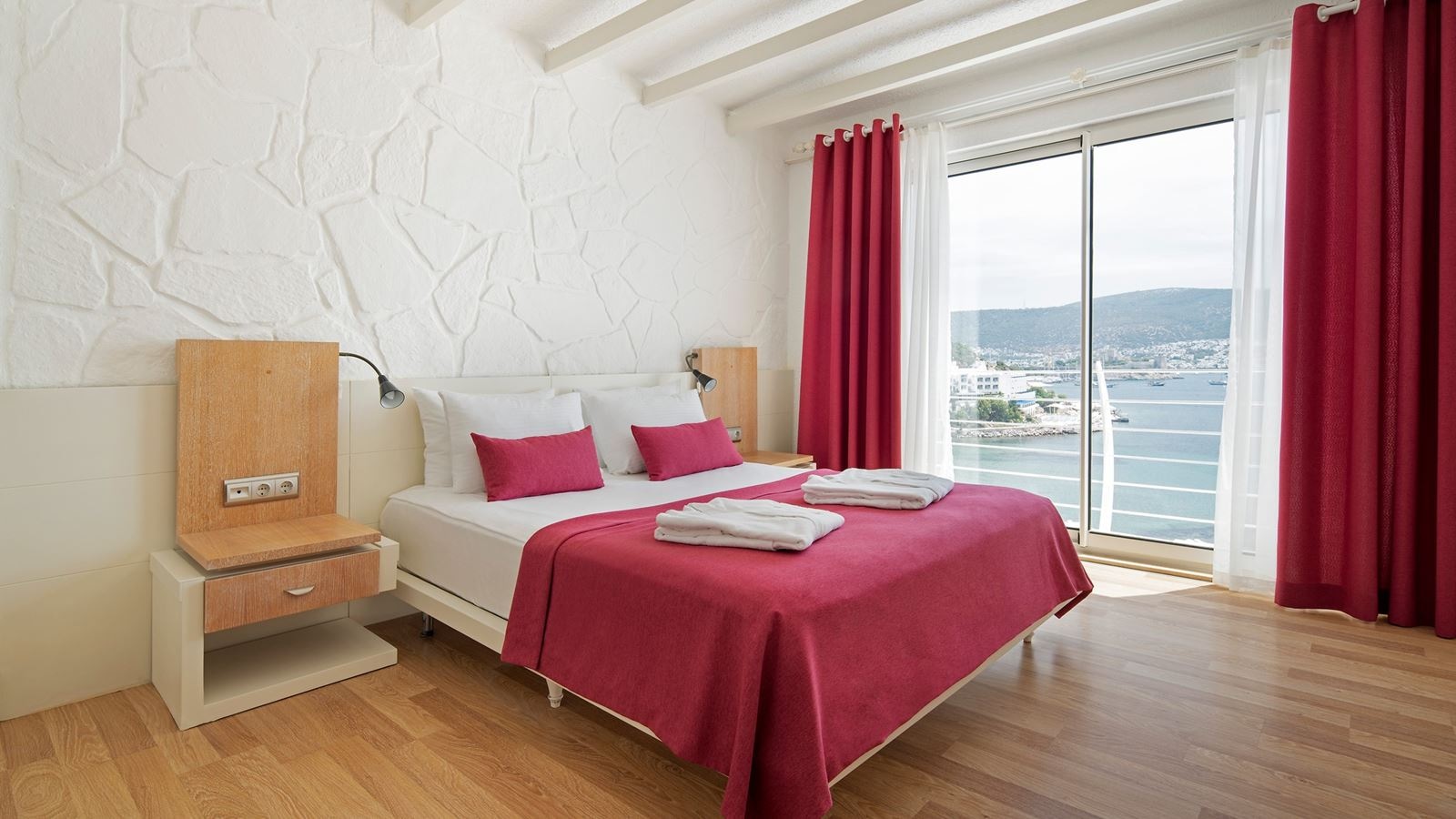 rooms-standard-double-or-twin-room-seaview-with-balcony-for-sole-use