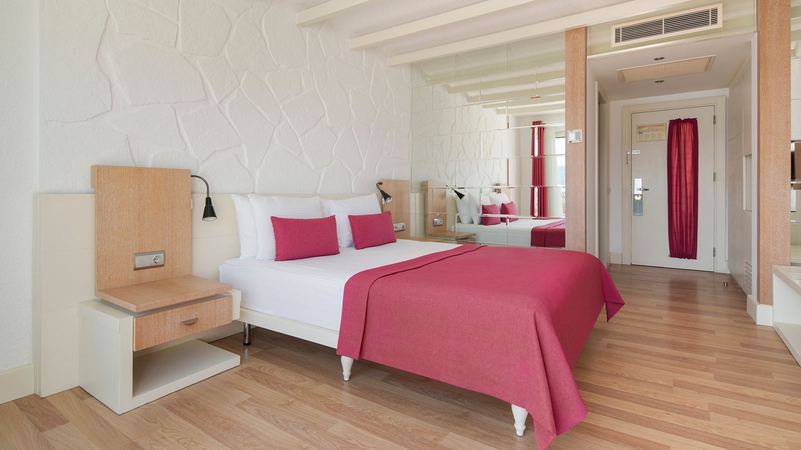 rooms-standard-double-or-twin-room-landview-with-balcony-for-sole-use