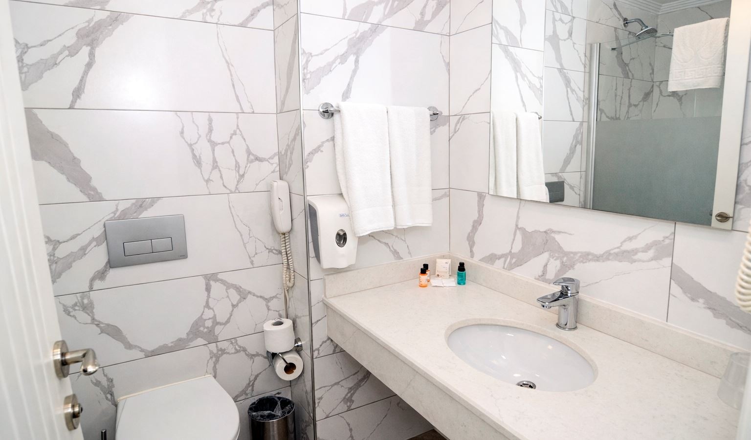 rooms-standard-dbl-room